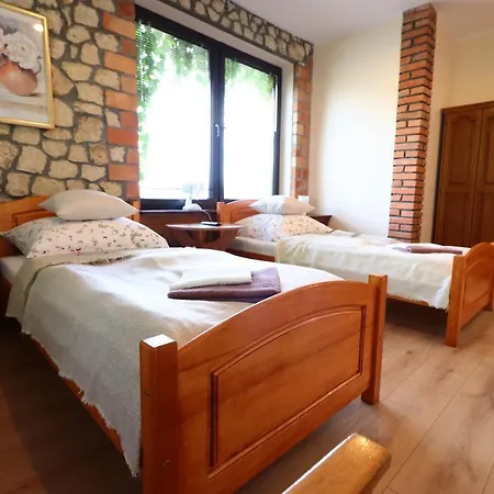 Karczma Pod Jesionem Guest house Brdow