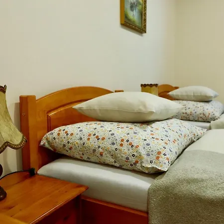 Karczma Pod Jesionem Guest house Brdow