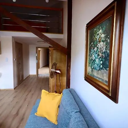 Karczma Pod Jesionem בית הארחה